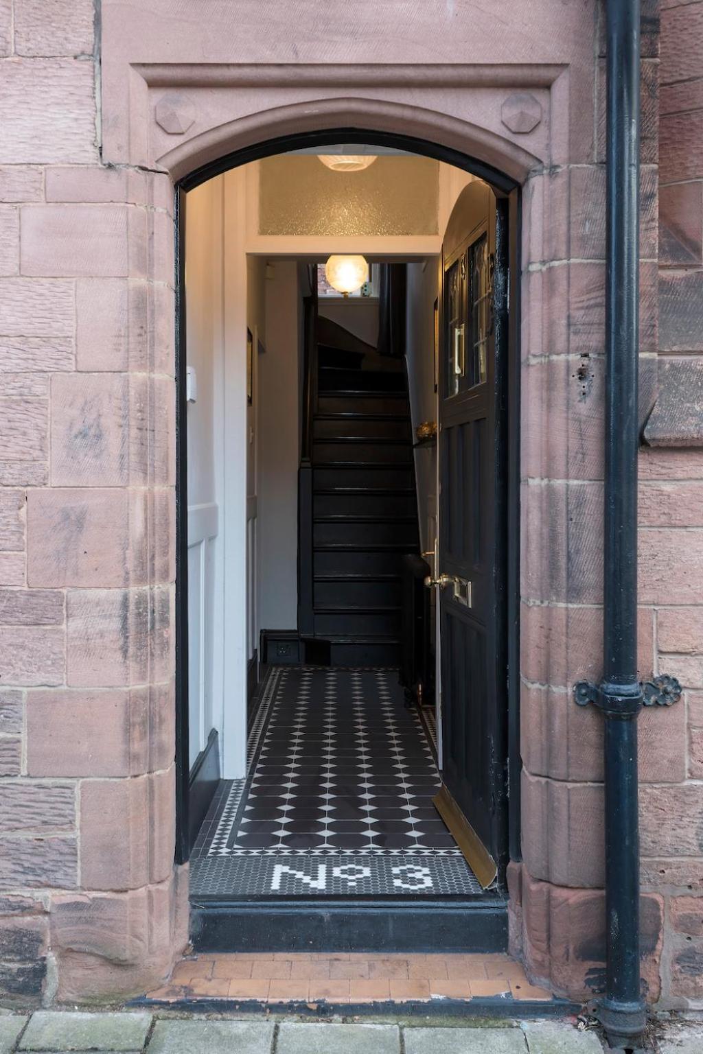 In The Heart Of Chester, Historical & Stylish Exterior photo